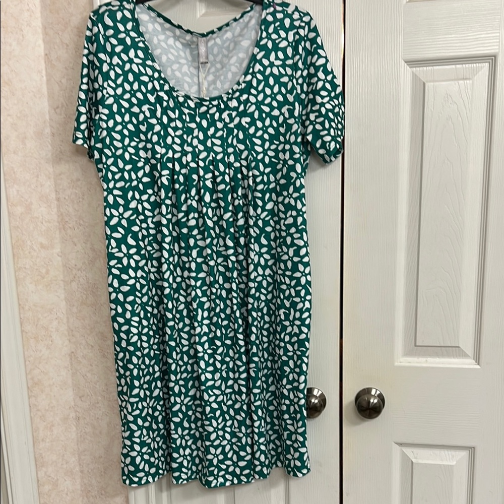 Noracora Green and White Patterned Dress